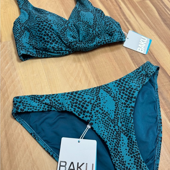 Baku Bikini Set - size 8CAN - Picture 5 of 6